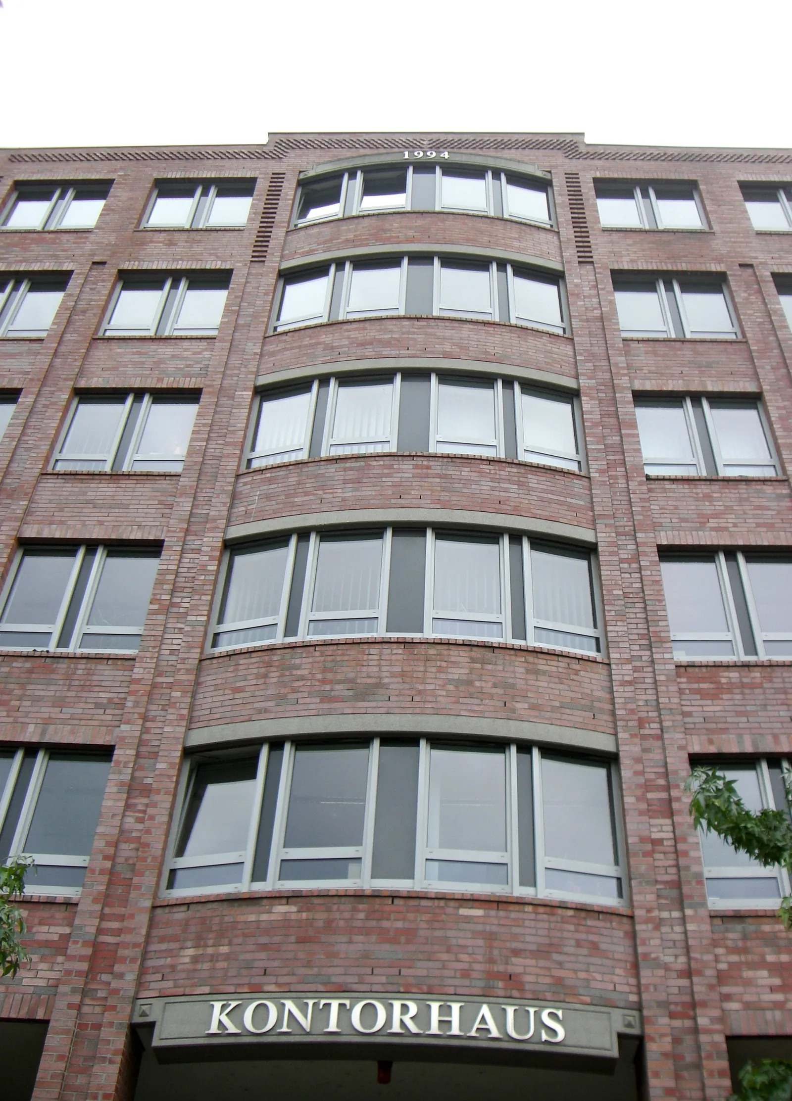 Detail einer Bürohausfassade